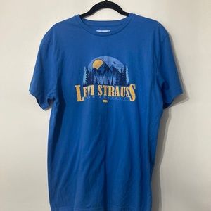 Men’s Levi Straus Blue T-Shirt Mountain Graphic